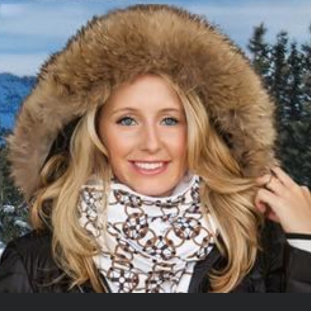 Snowluxe neck warmer. Cozy and chic neckwear for on and off the slopes